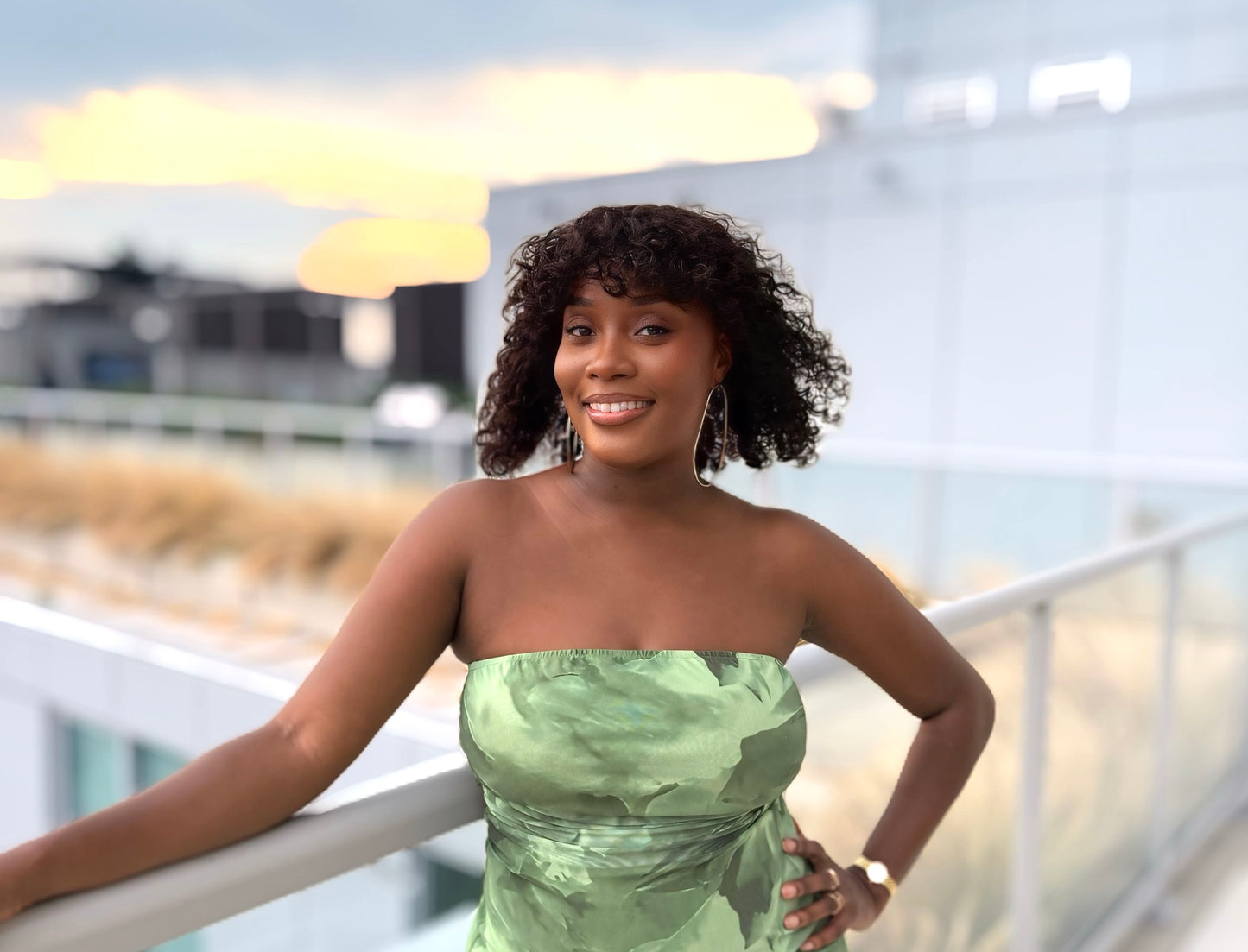 Perruque Betty - courte, bouclée à frange